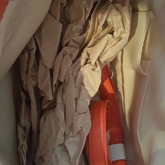 Handbag - Picture 3 of 6